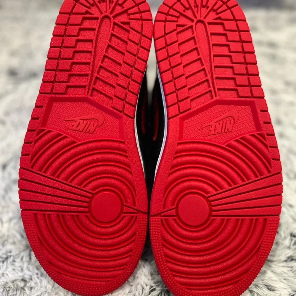 Women’s Air Jordan 1 retro Hi OG Satin edition - Picture 6 of 7